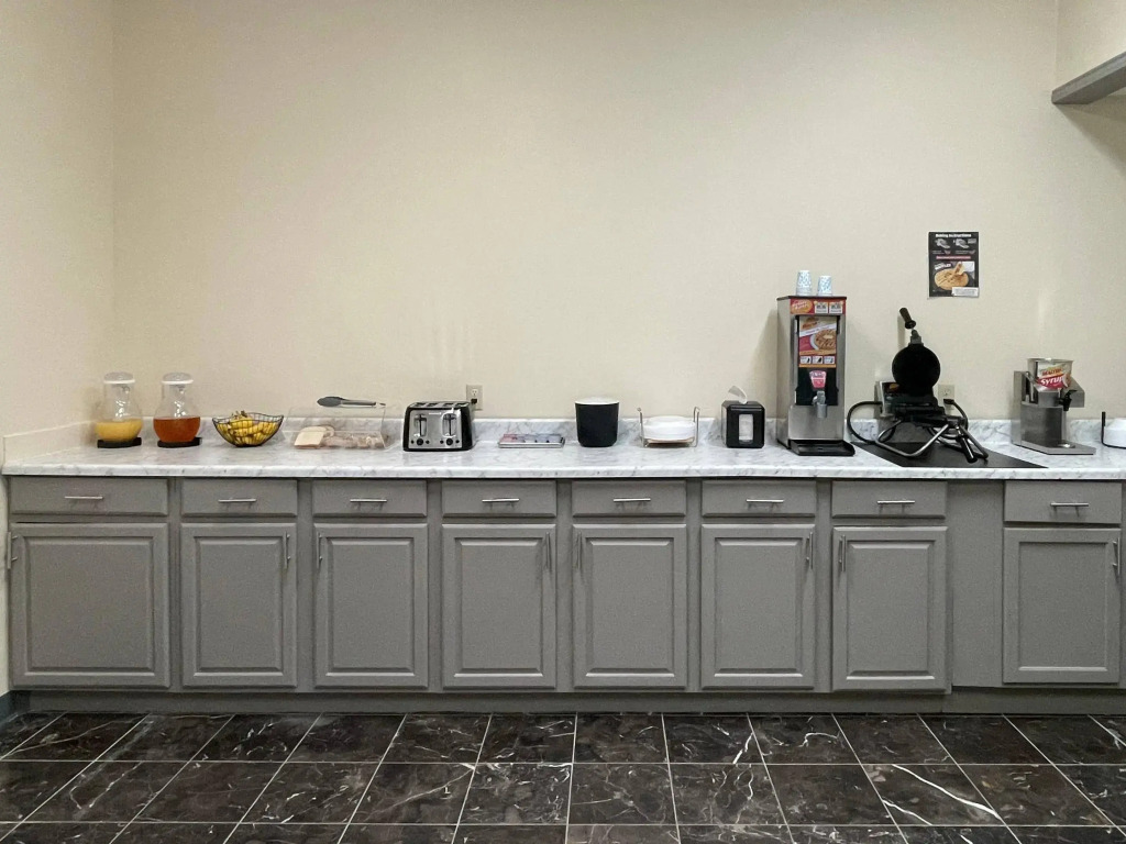 Econo Lodge Inn & Suites Sweetwater I-20