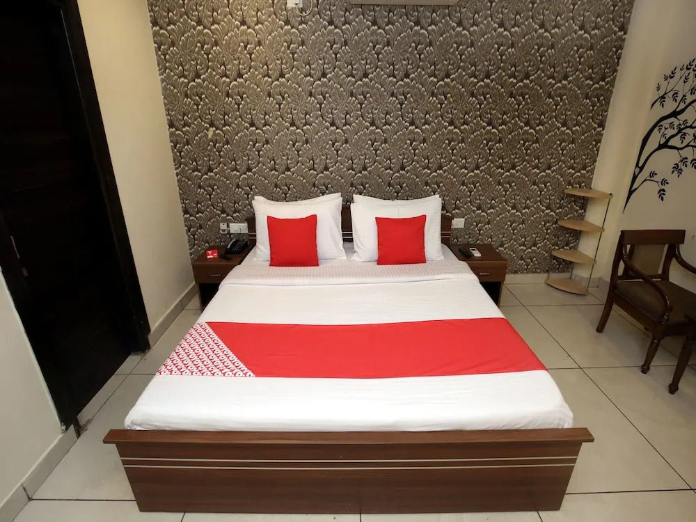 OYO 9951 Hotel Satkar Avenue