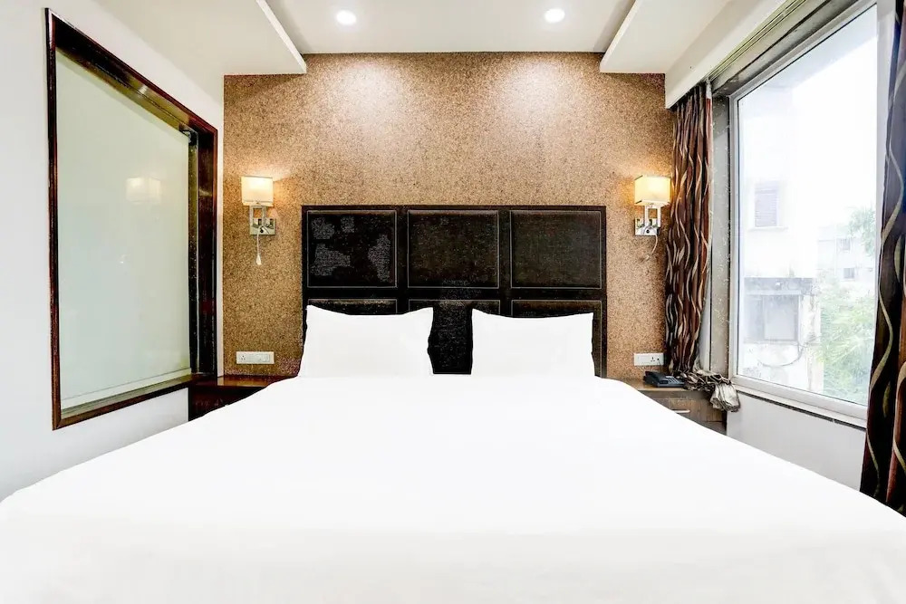 Stylish & Modern Stays at Palette River Front