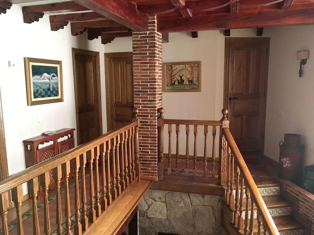 House With 4 Bedrooms in Navarredonda de Gredos, With Wonderful Mounta