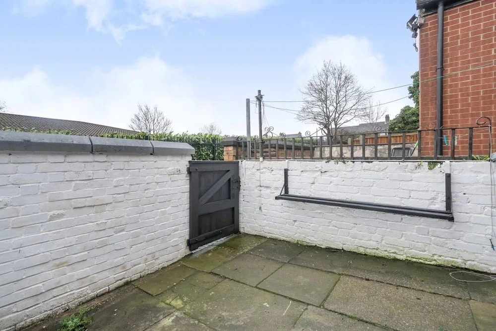 Contractor-friendly 2-bedroom House With Free Parking