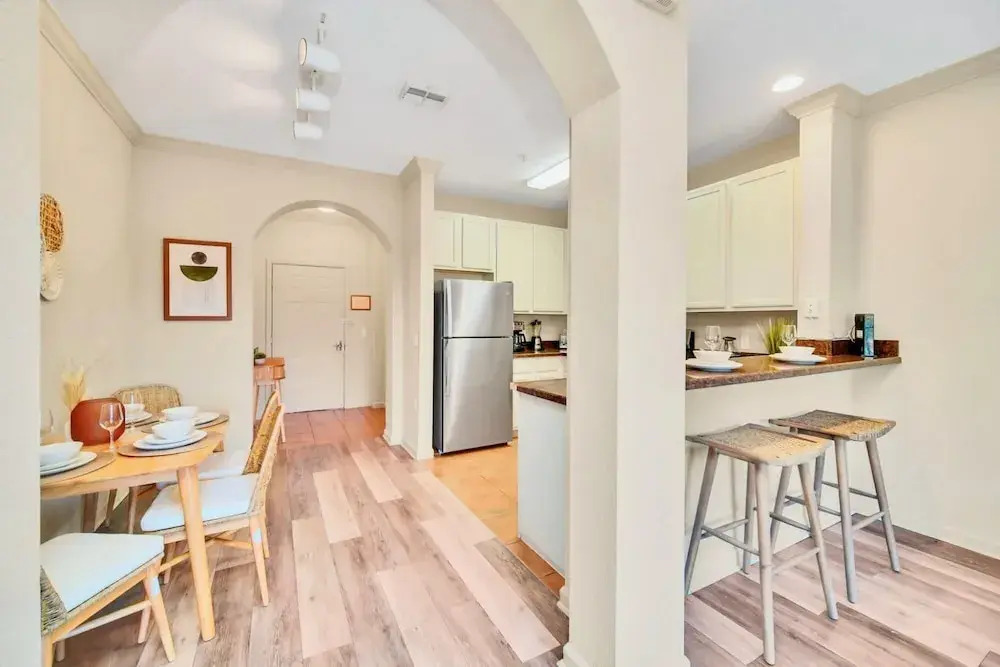 Bright 3BR Condo With Pool and Hot Tub Close to Disney