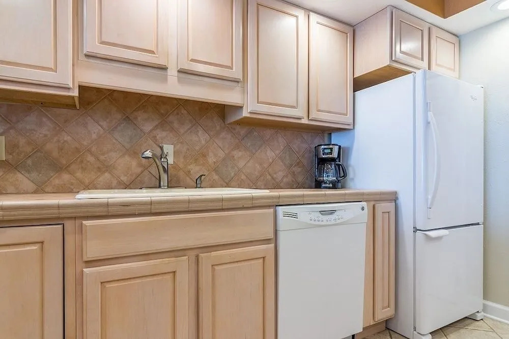 Shoreline 2084 Condo by RedAwning