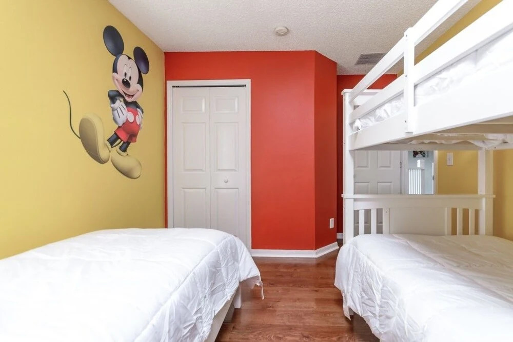 Amazing House! - Emerald - 2696LIC