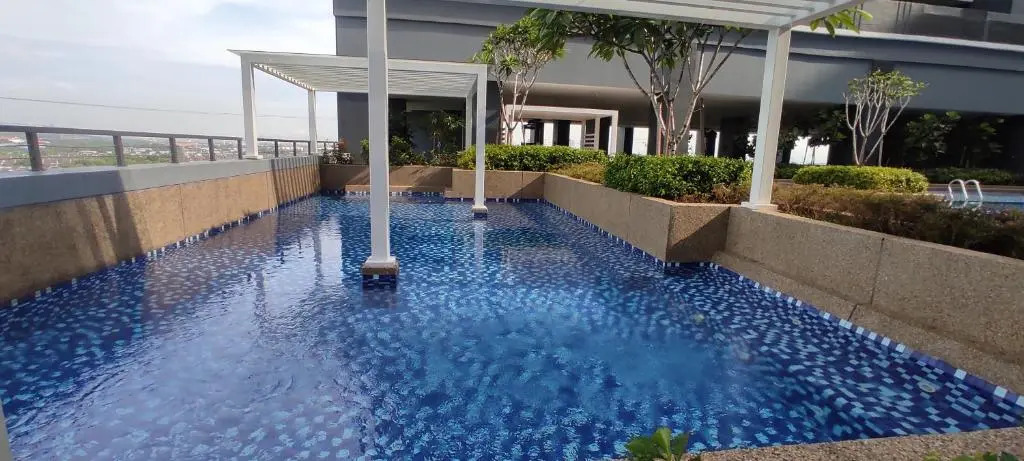 Bukit Rimau Instagrammable 2 Bedroom Apartment With Pool View up to 5 PAX