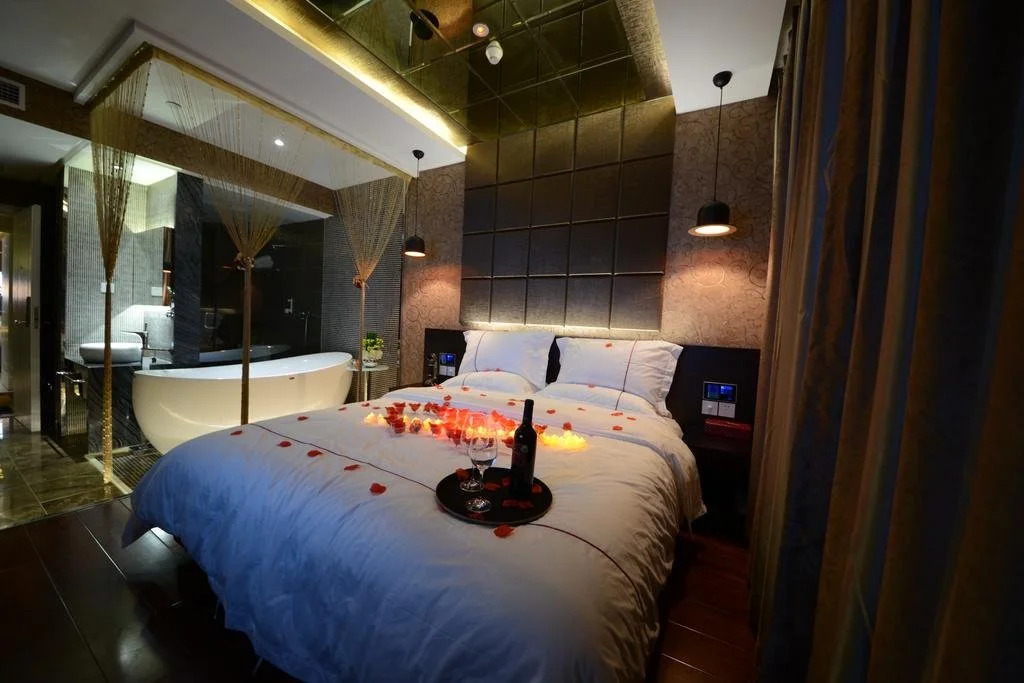 Crystal Theme Hotel