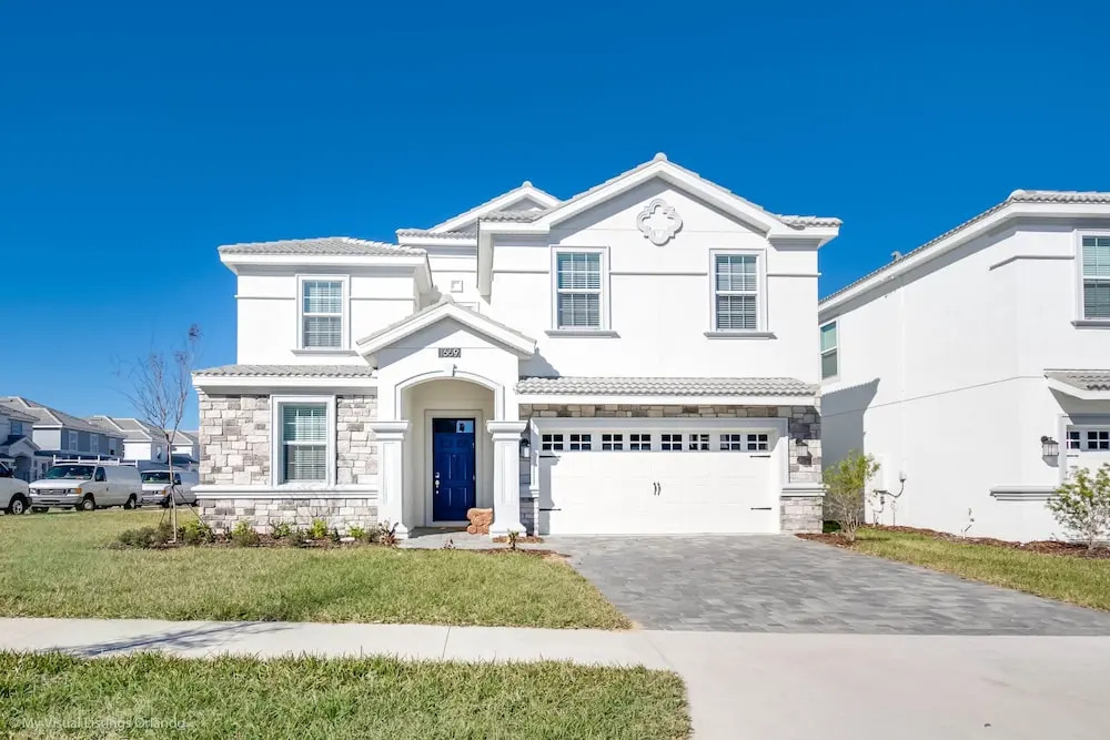 1669 Moonvalley Drive