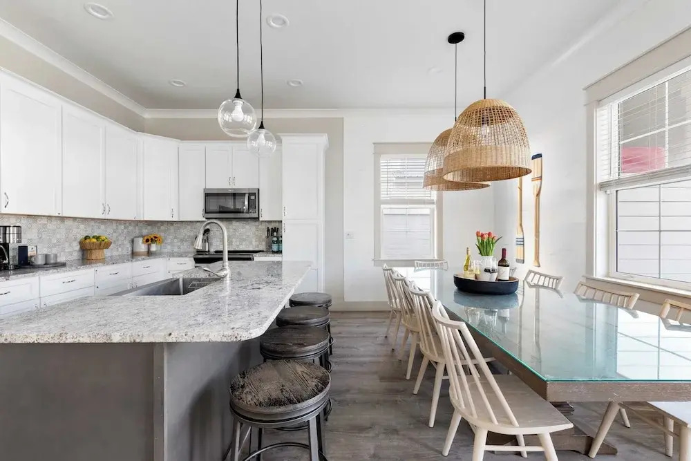Sleeps 18! 7bdr, Backyard Pool, Walk to Beach Miramar Beach Jewel by Avantstay