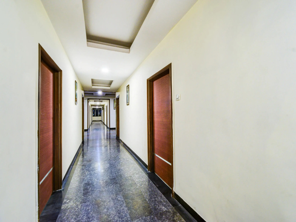Townhouse Red Hills Lakdikapul Formerly Sitara Grand