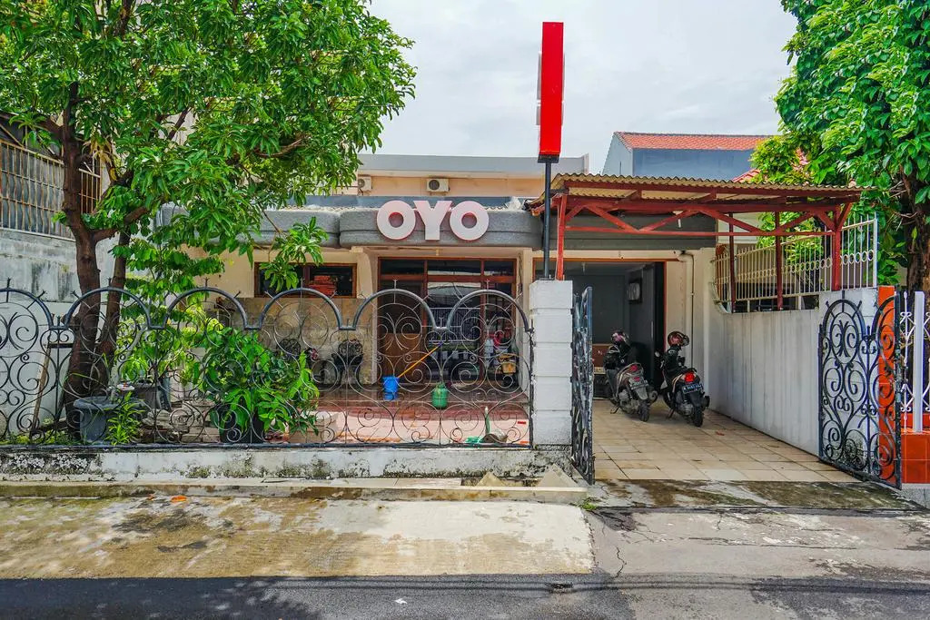 RedDoorz at Osuko Residence Sukomanunggal Jaya