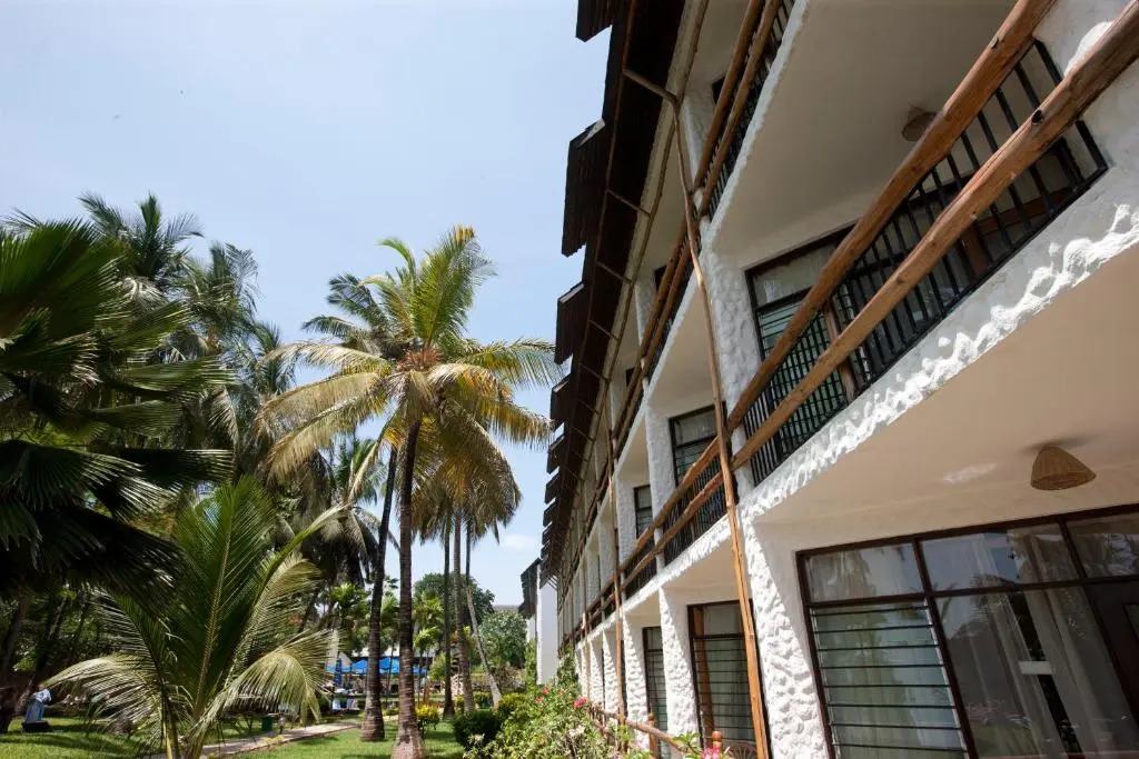 Travellers Beach Hotel & SPA