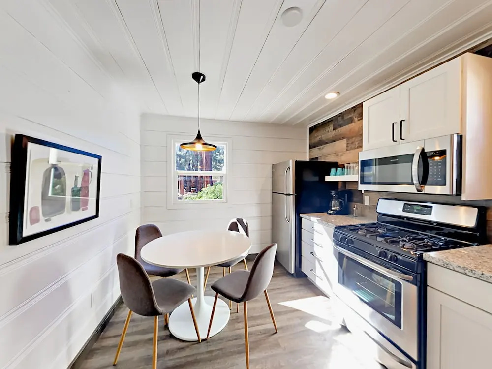 4093 Manzanita Ave Townhouse 6 Bedrooms 6 Bathrooms Townhouse