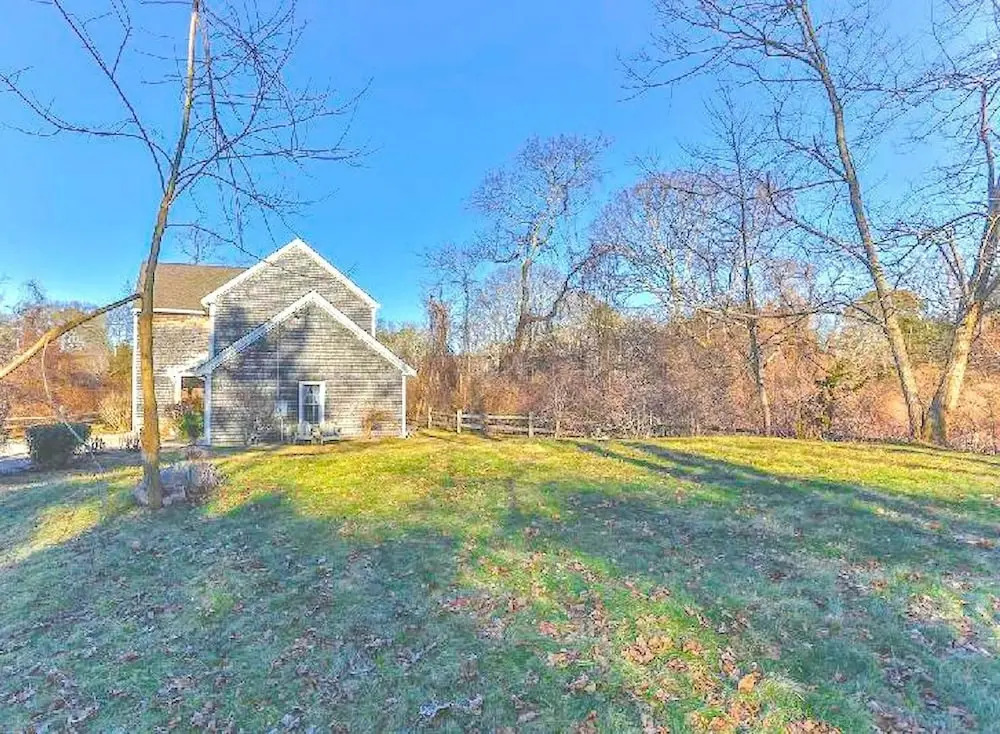 100 Cove Lane
