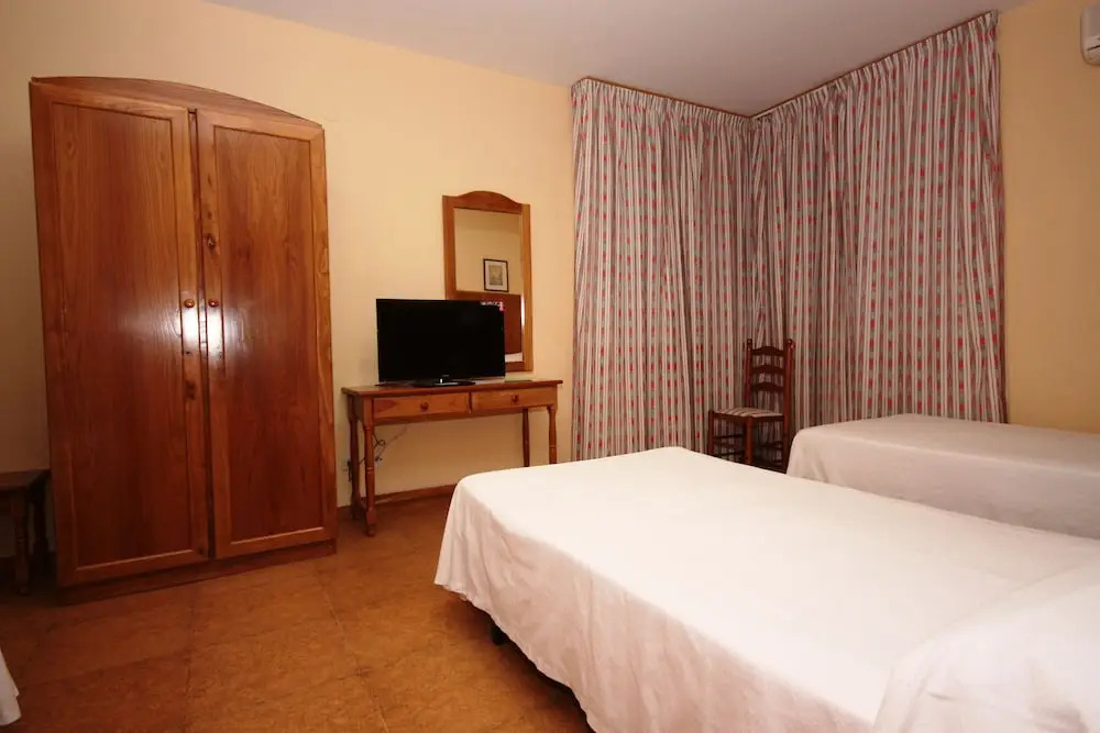 Hotel de Montaña Cueva Ahumada