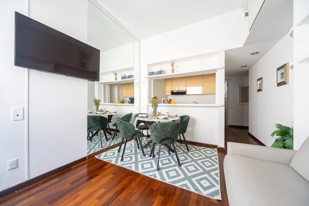 S Marco - Bright Central 1bdr With Balcony in Brera
