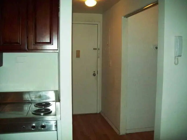 Metro Apartments