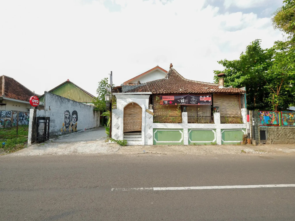 OYO 4016 Tan Jokteng Guest House