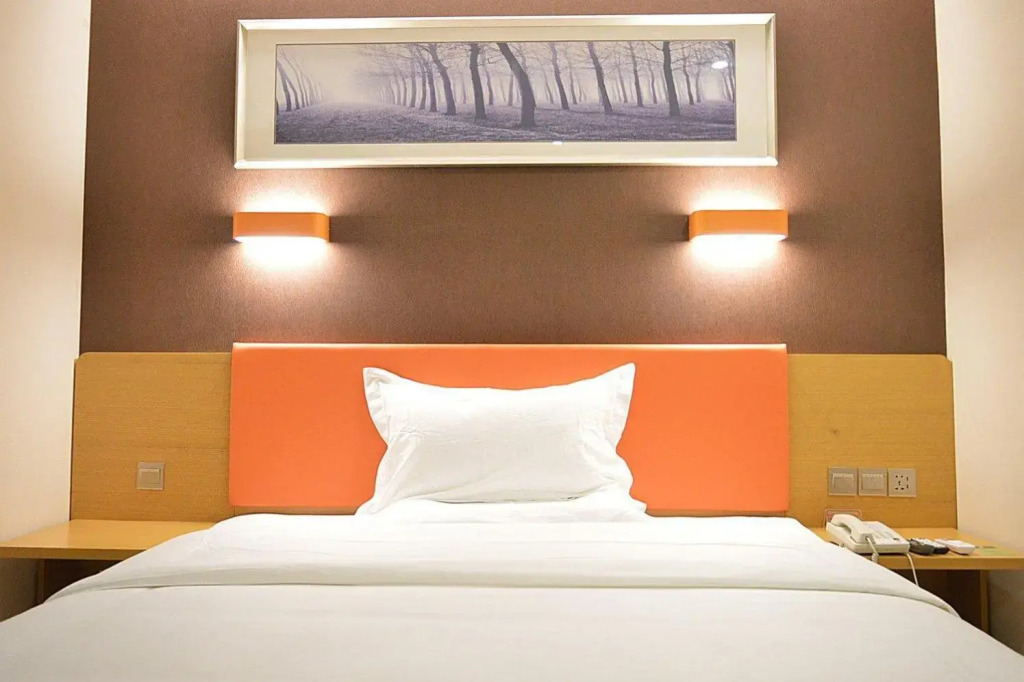 7Days Premium Shijiazhuang East Railway Station Shenghe Square Branch