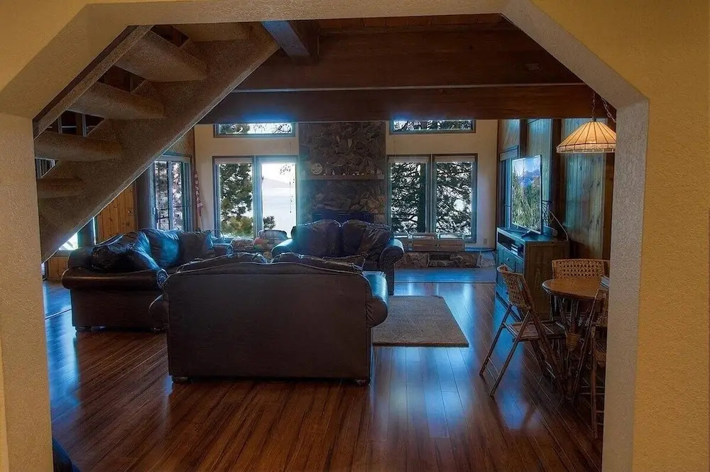 Cyh1281- Tahoe Acres 5 Bedroom Home