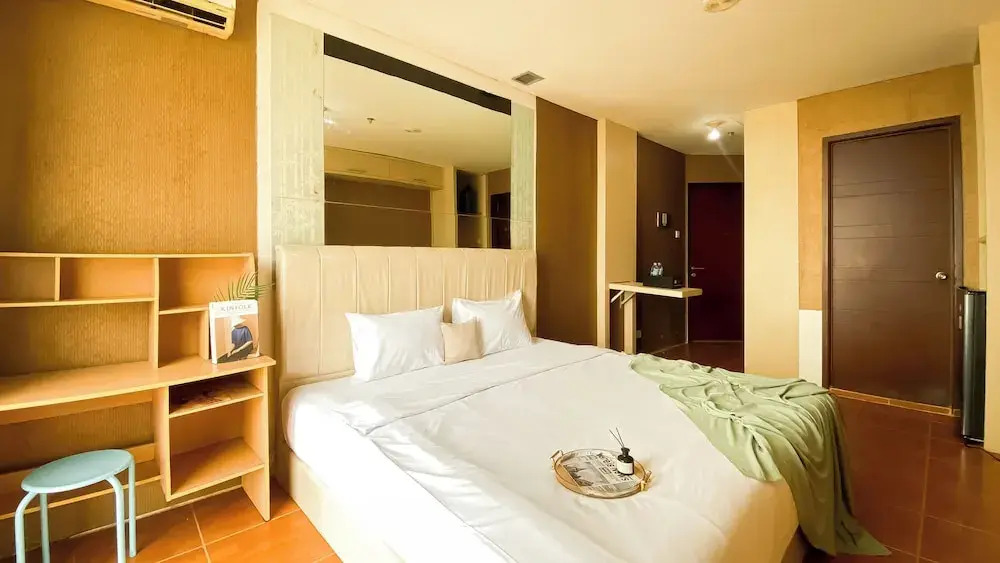 Cozy and Minimalist Studio Apartment Mangga Dua