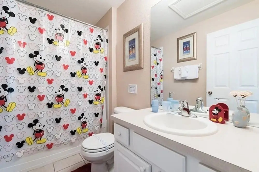 3 Br 2 Miles To Disney, Pool, Free Wifi And More 3 Bedroom Townhouse by RedAwning