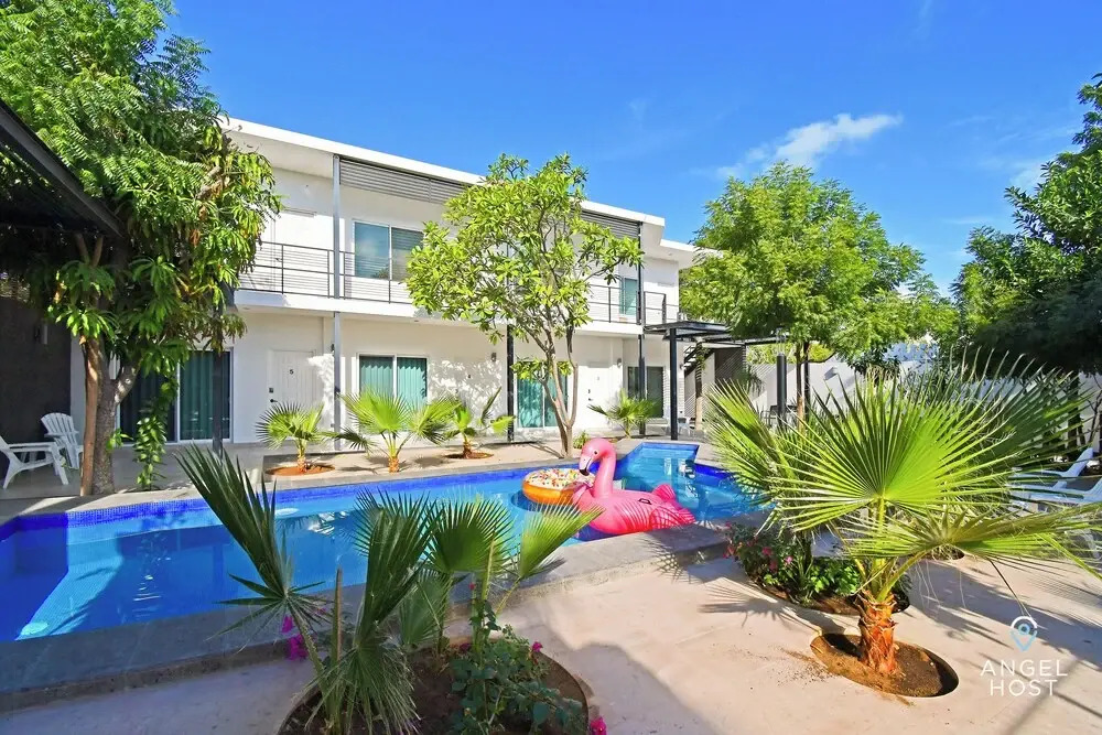 Downtown Rooms Pool & BBQ Near Hotspots