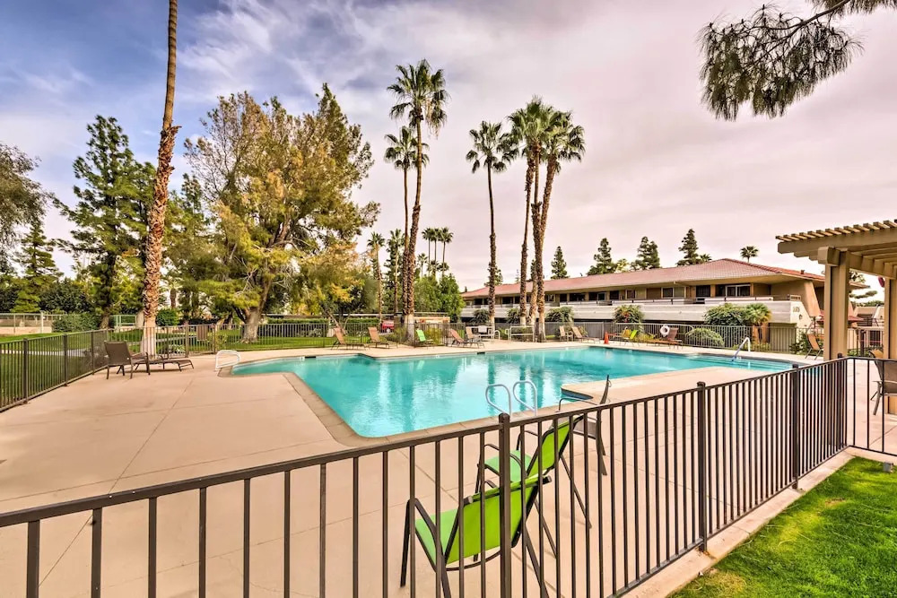 Palm Springs Retreat w/ Pool Access & Valley Views
