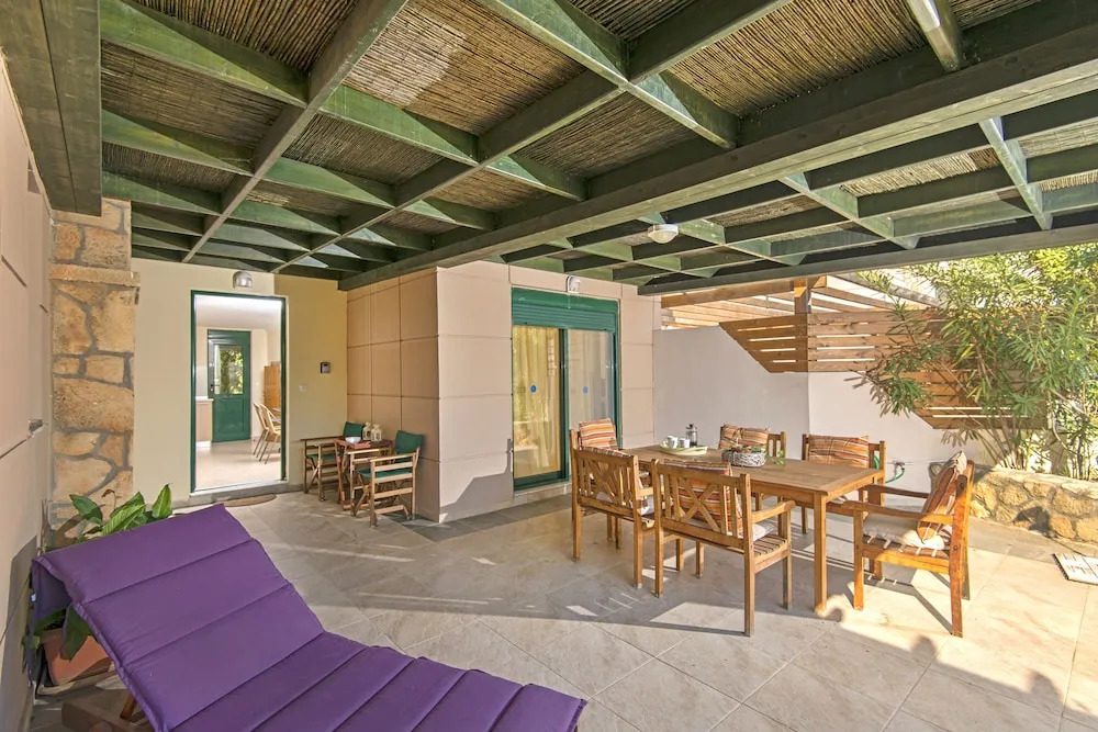 Theretra Kiotari Villas