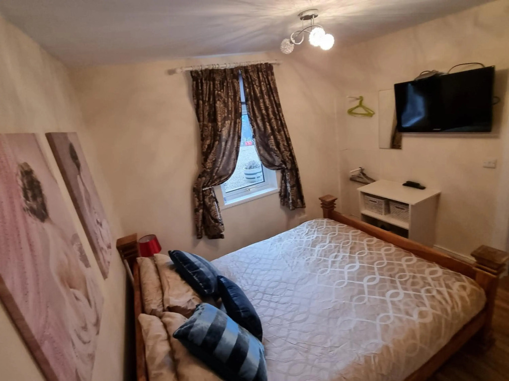 Nanny's little highland hoose