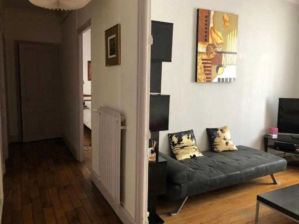 Le Campus Victoria I - Train Station & Isabey St - 70m2
