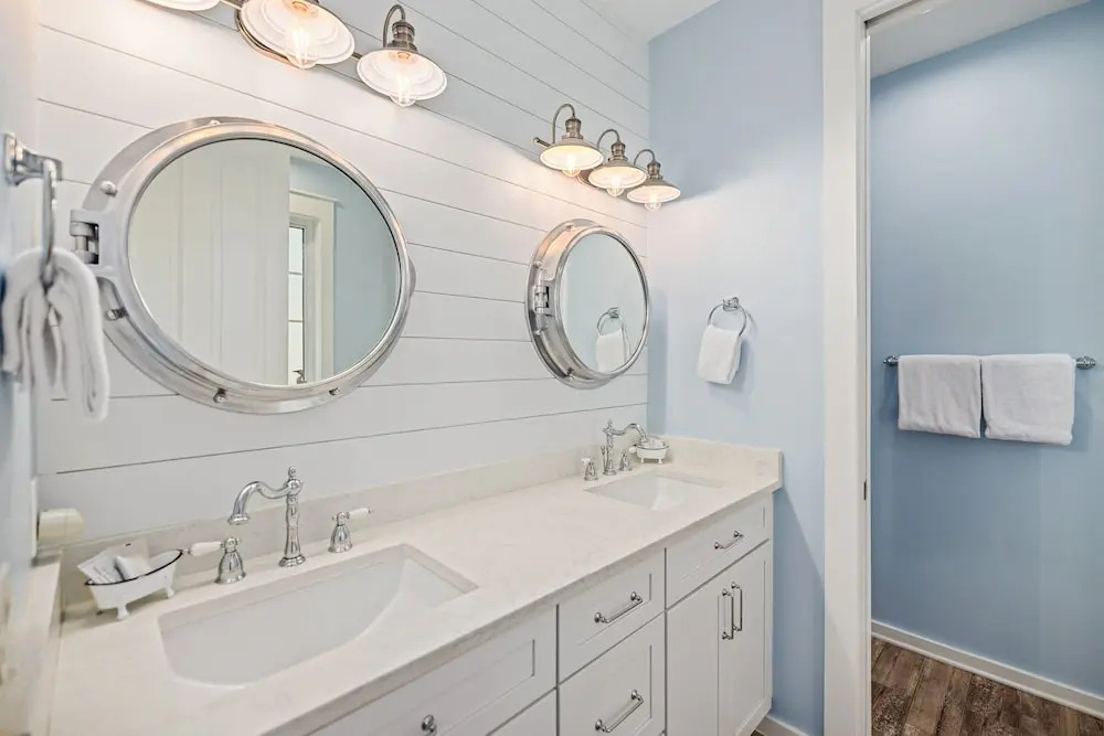 1345 Laurel Grove 3 Bedroom Home by RedAwning