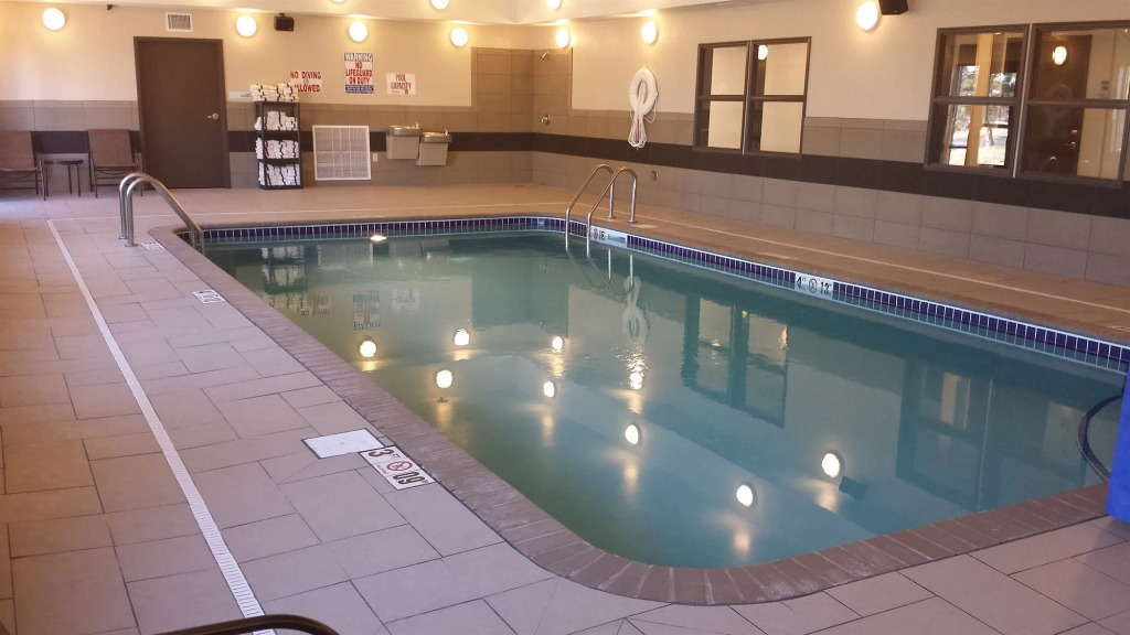 Holiday Inn Express & Suites Emporia Northwest by IHG