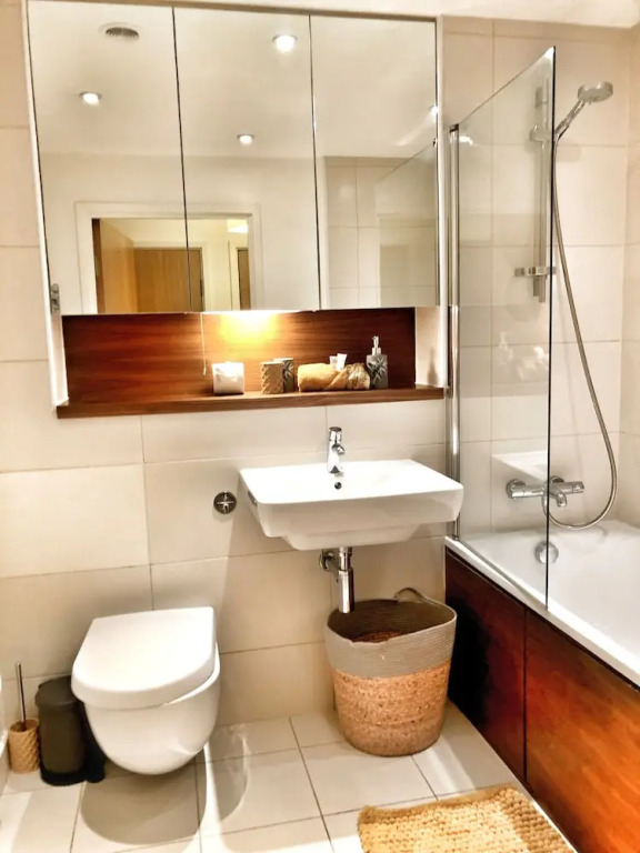 Elegant Apartment in The Wharf