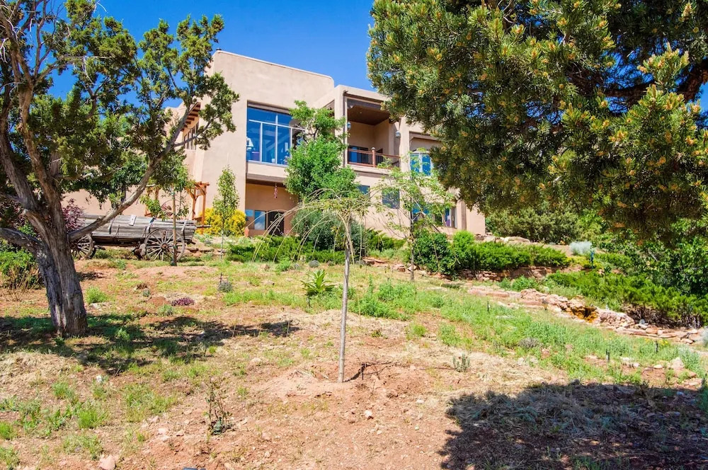 28 Santa Fe - 4 Br Home