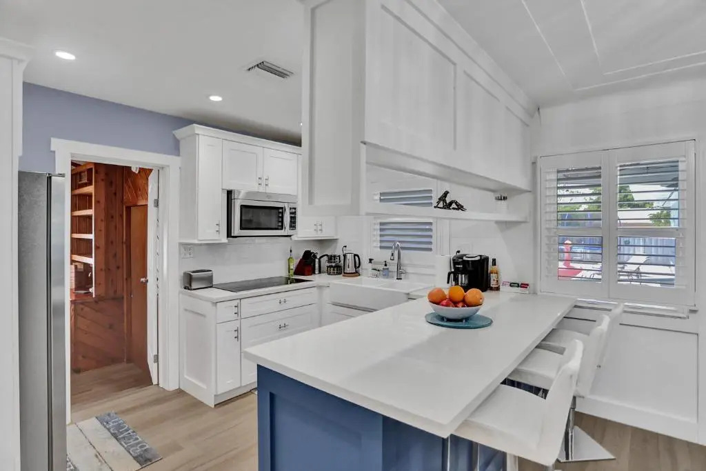 Modern & Fun 3BD Villa by the Beach, Pool & BBQ