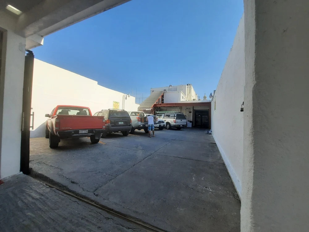 Hotel Garcias Suites, Linares