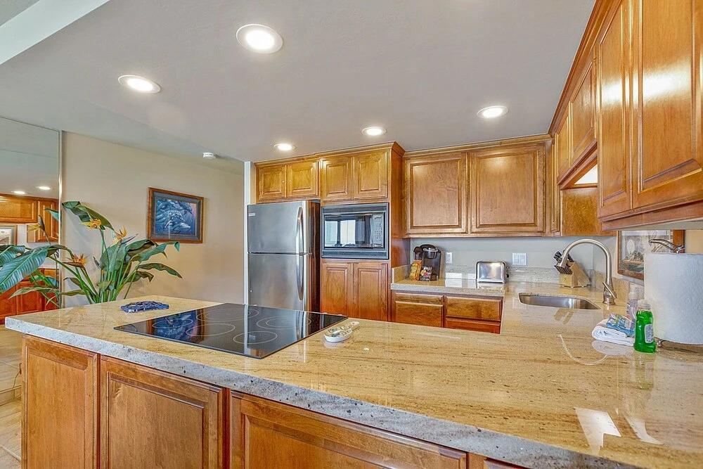 Kaleialoha 106 Ocean Front 1bd/1ba 1 Bedroom Condo by RedAwning