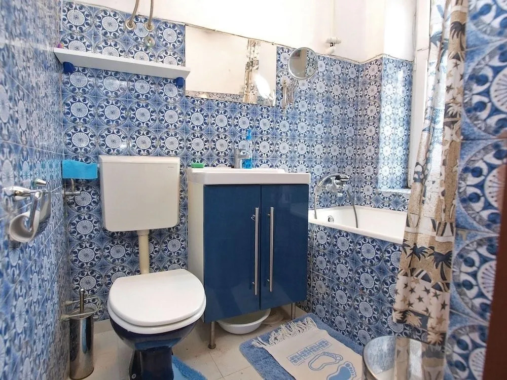 Apartment 1050
