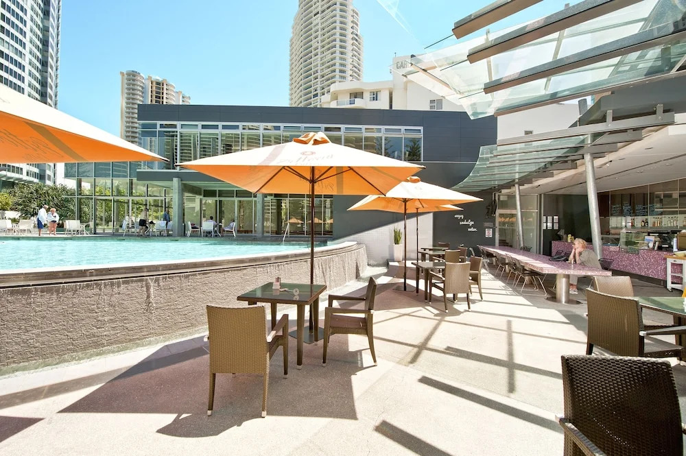 Private 3 Bed Ocean View Q Surfers Paradise
