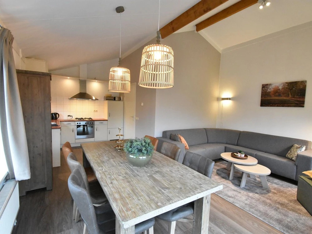Beautifully Furnished Holiday Home With hot tub and Large Garden on the Veluwe