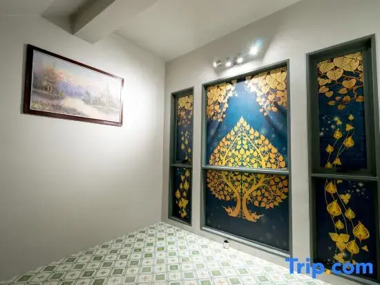 TUAN Hotel Bangkok near Wat Arun