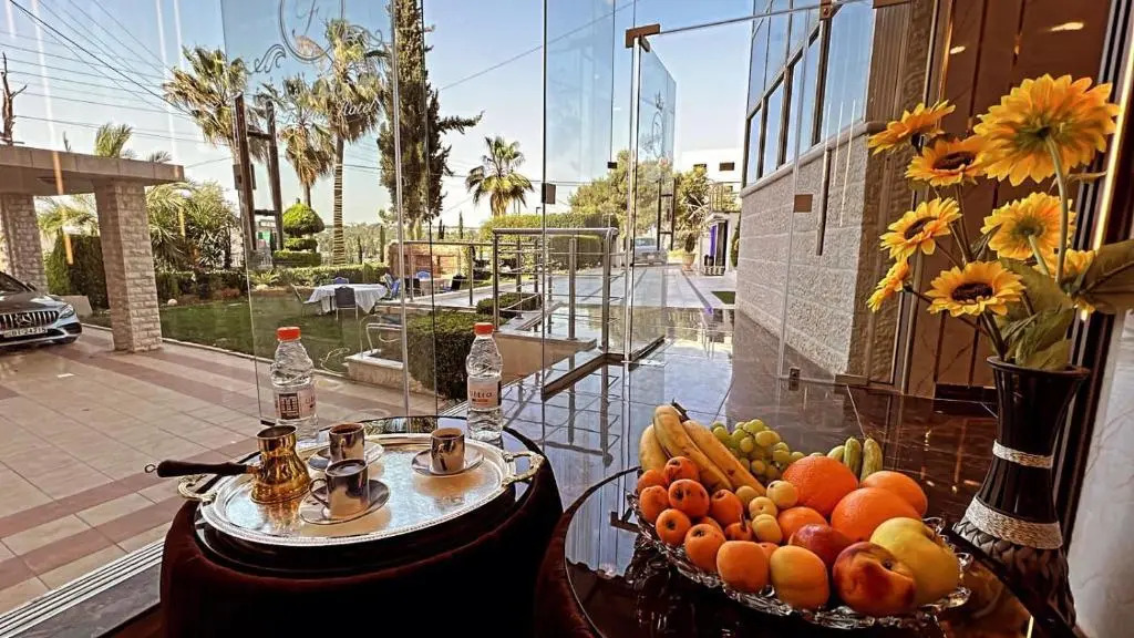 Al-Farouq Suites
