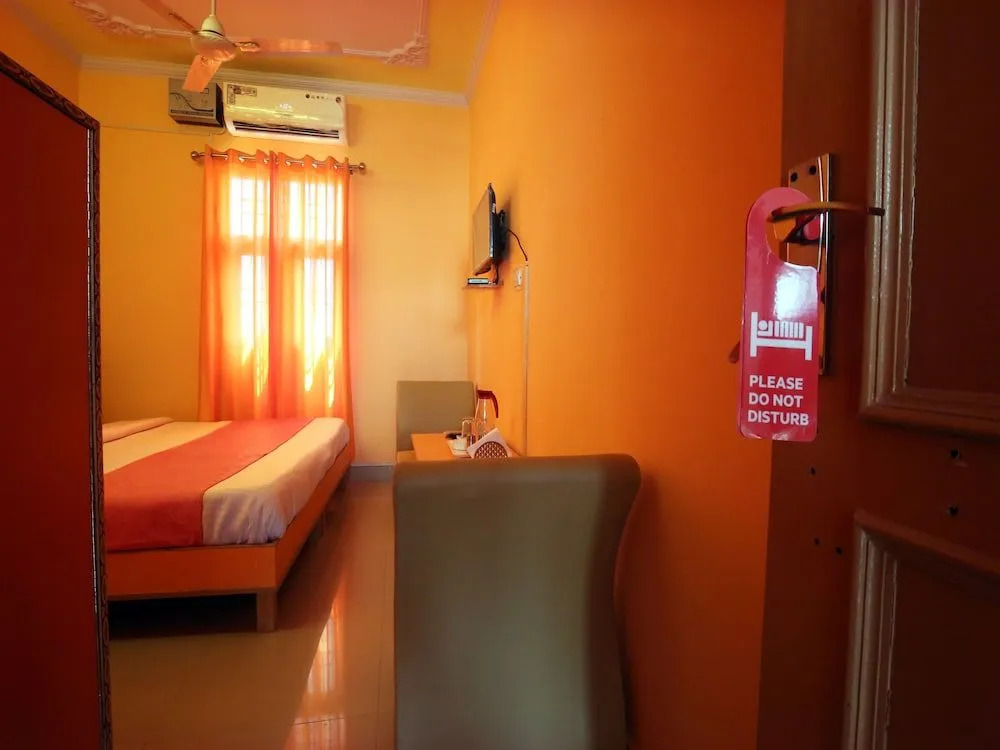 OYO 9038 Hotel Comfort