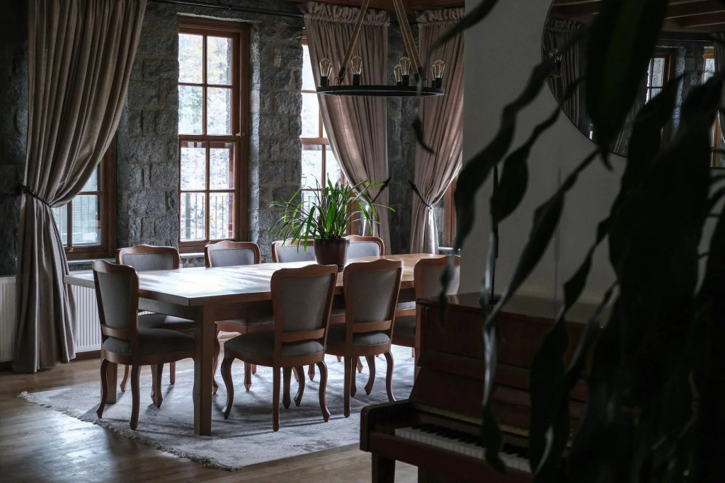 Hakoni House