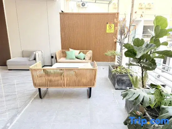 Meiyu Serviced Apartment (Zhongshan Park Subway Station)