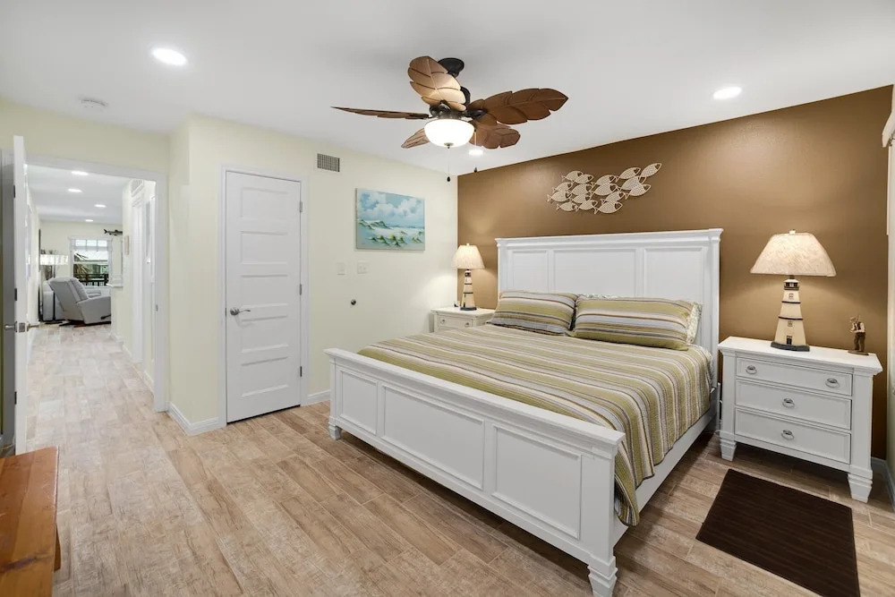 Sunrise Villas 207 - BOARDWALK TO THE BEACH