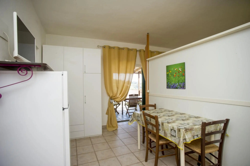 Apartment three-room Number 8 on the seafront of Morcone-MORCONE TRILO N° 8