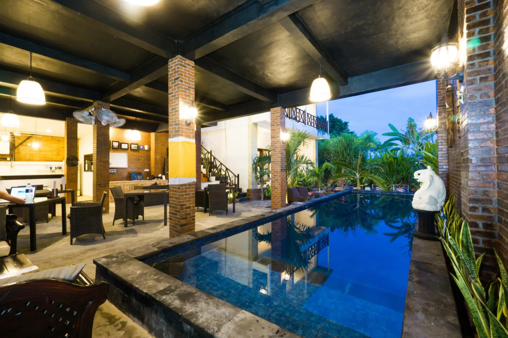 Nyuh Gading Home Stay