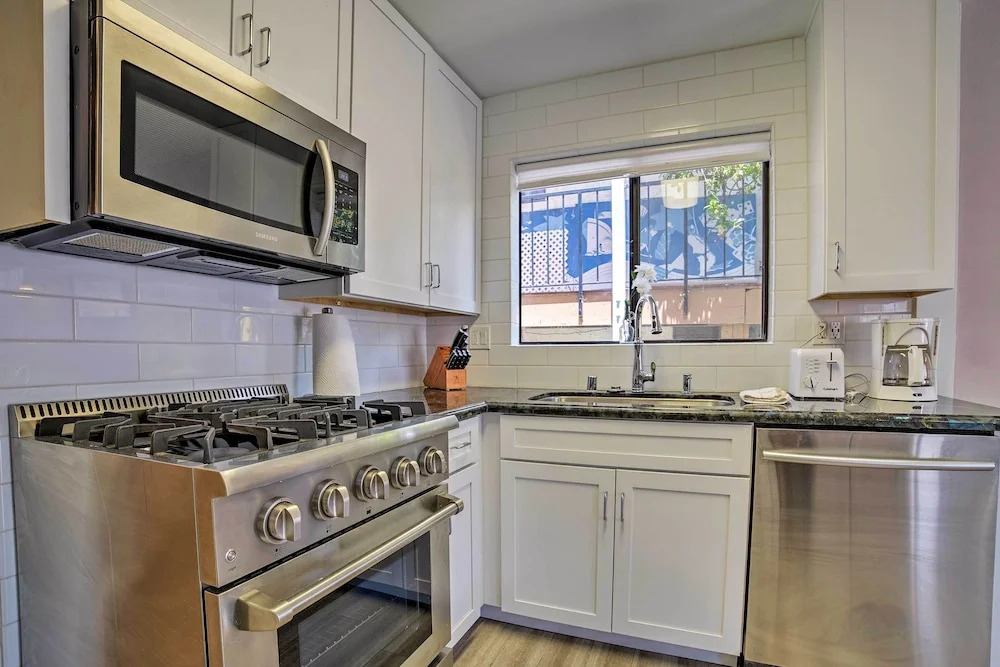 Walk to Beach: Condo w/ Patio on Catalina Island