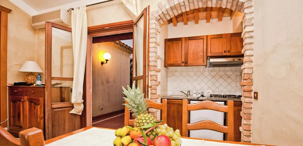 The Perfectly Positioned Baia de Bahas Residence 1 Bedroom Apt Sleeps 4 -no0890